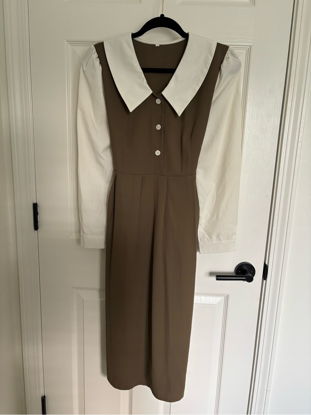 Elegant Brown and White Long Sleeve Midi Dress with Contrast Collar vintage book